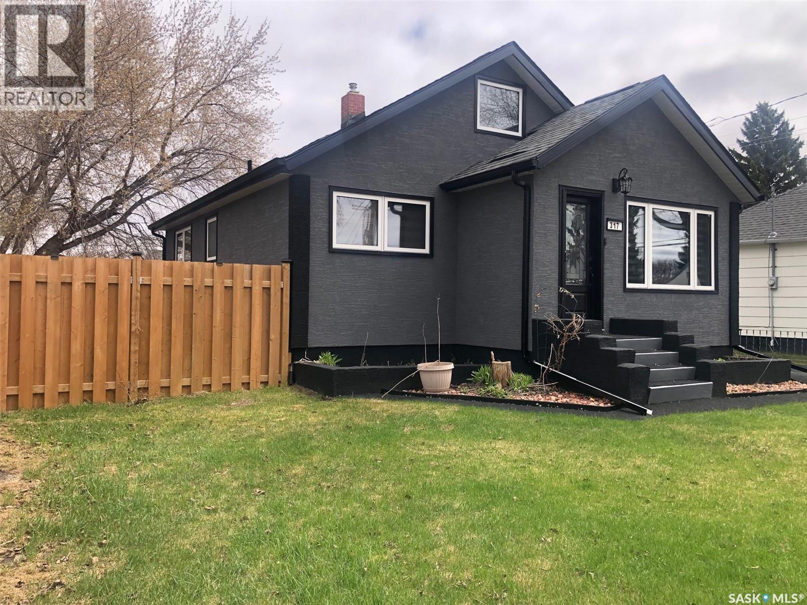 317 Maple Avenue, Yorkton, SK