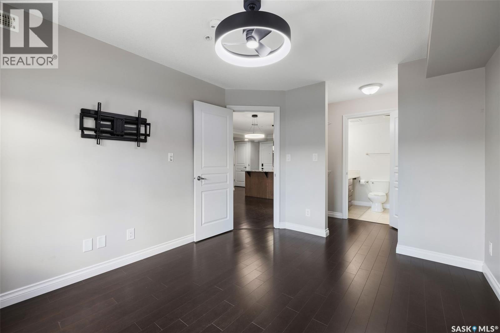325 5303 Universal Crescent, Regina, SK