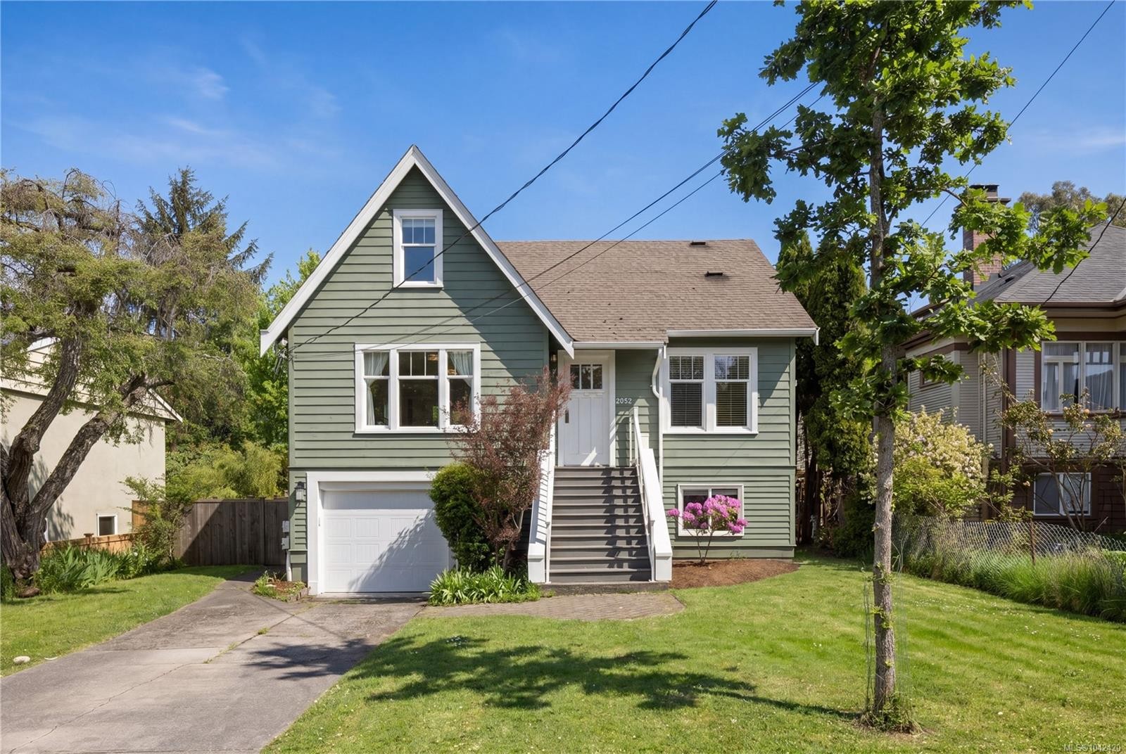2052 Carrick St, Oak Bay, BC