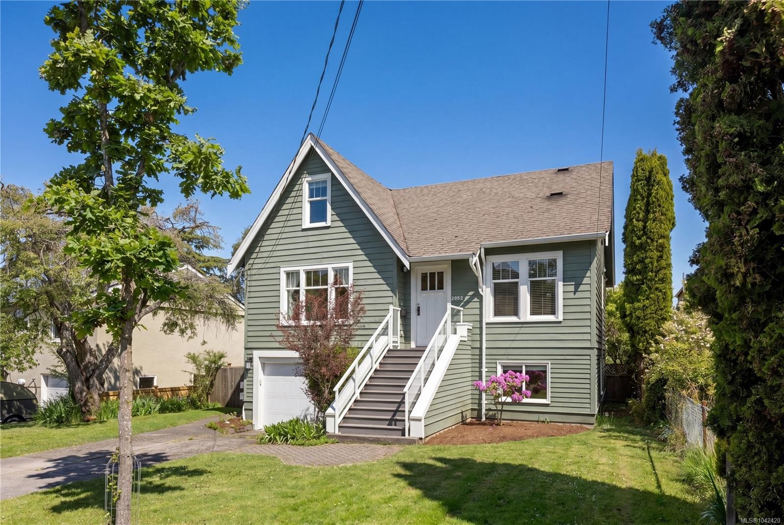 2052 Carrick St, Oak Bay, BC
