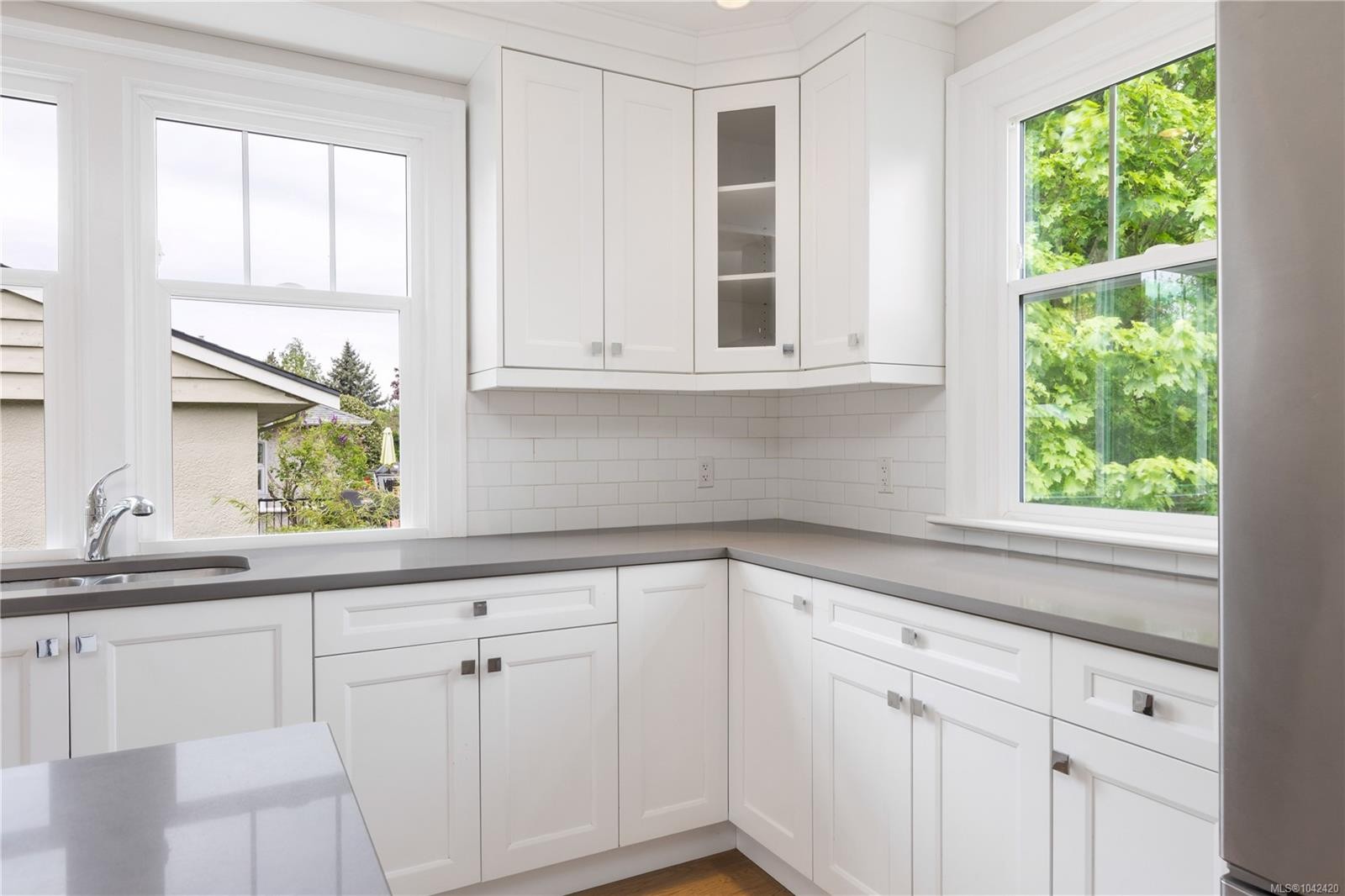 2052 Carrick St, Oak Bay, BC