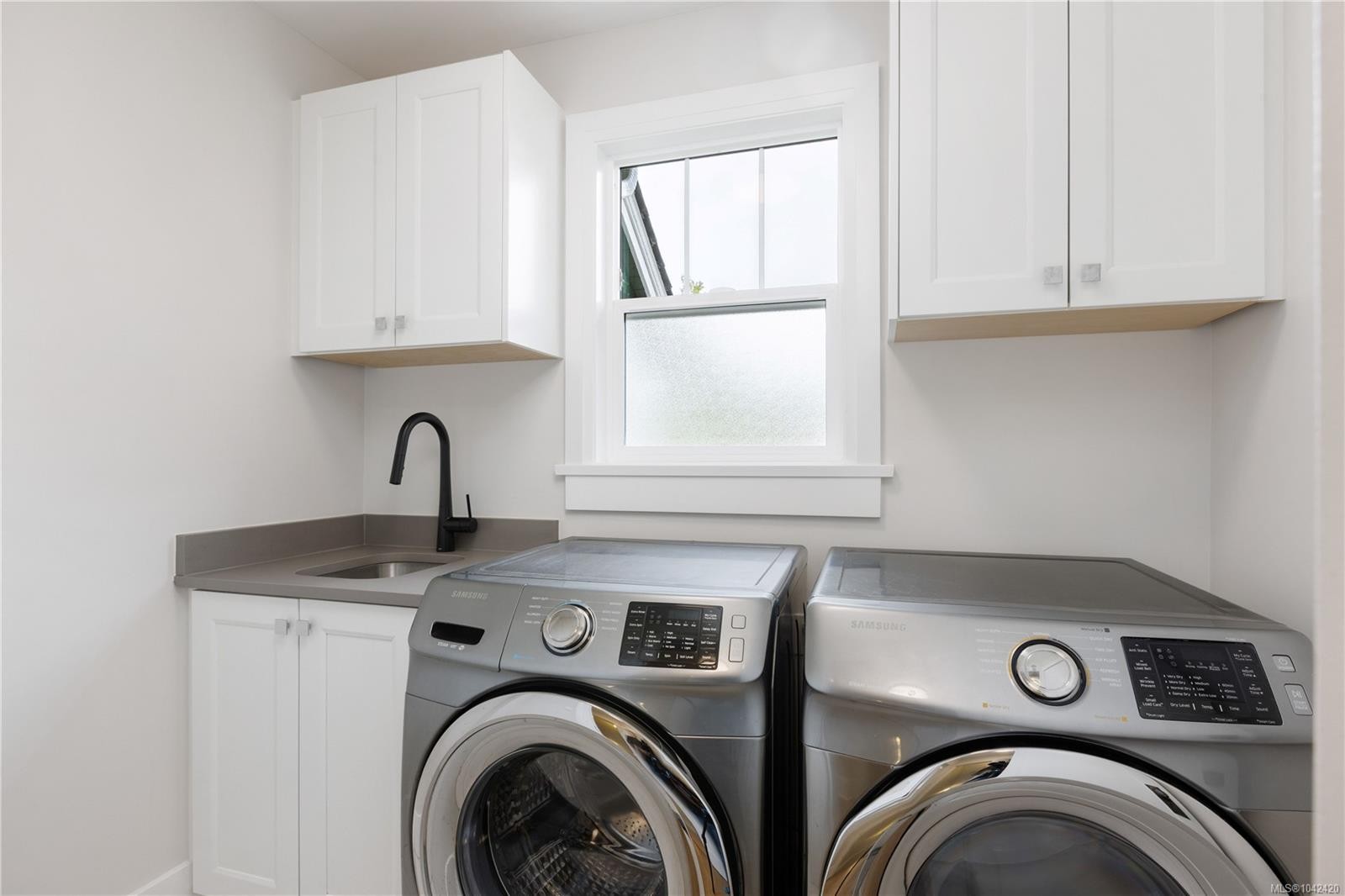 2052 Carrick St, Oak Bay, BC