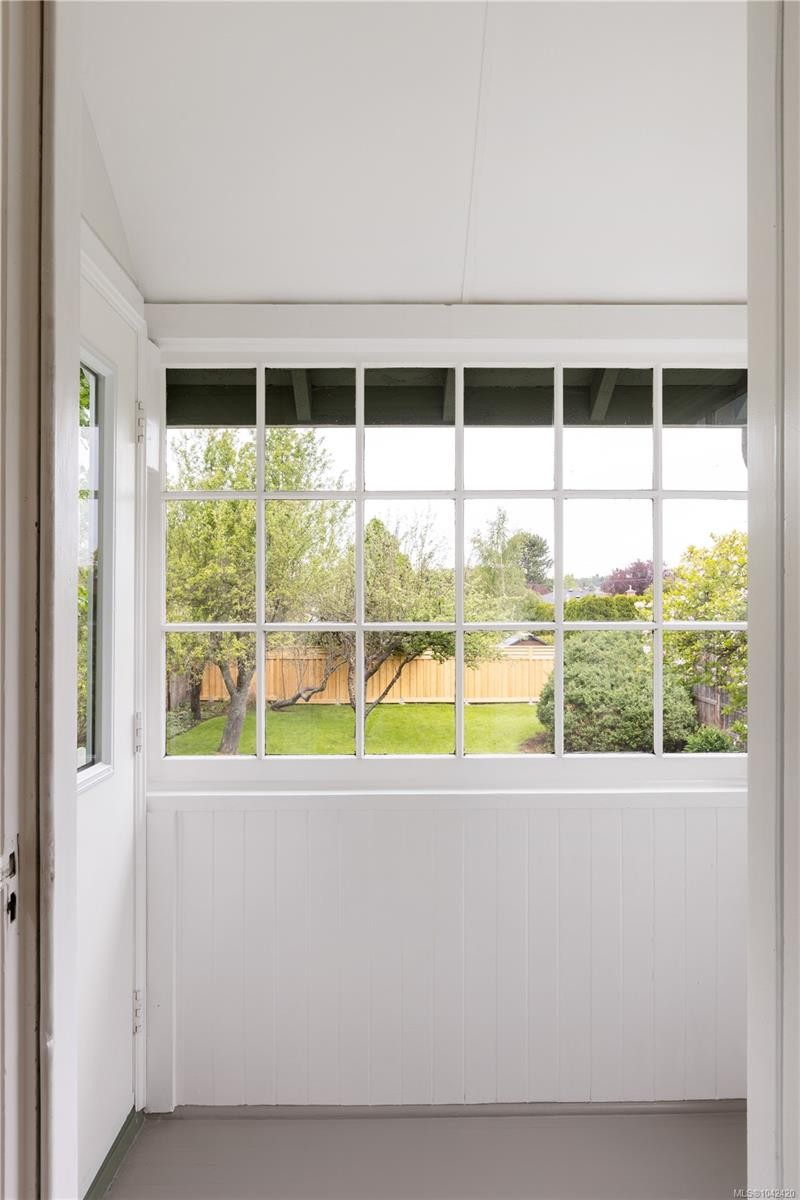 2052 Carrick St, Oak Bay, BC