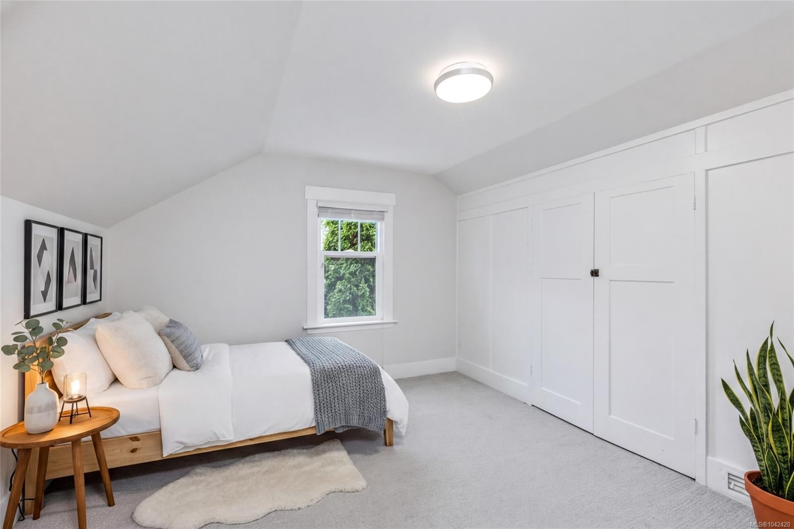2052 Carrick St, Oak Bay, BC