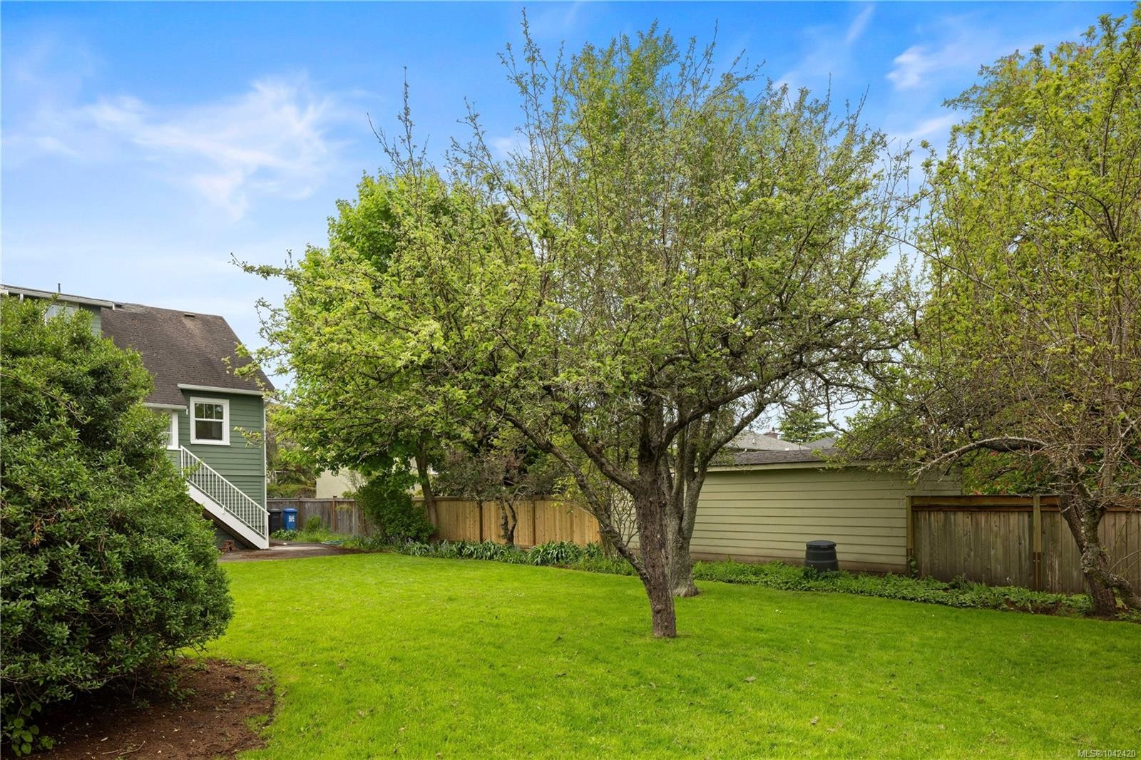 2052 Carrick St, Oak Bay, BC