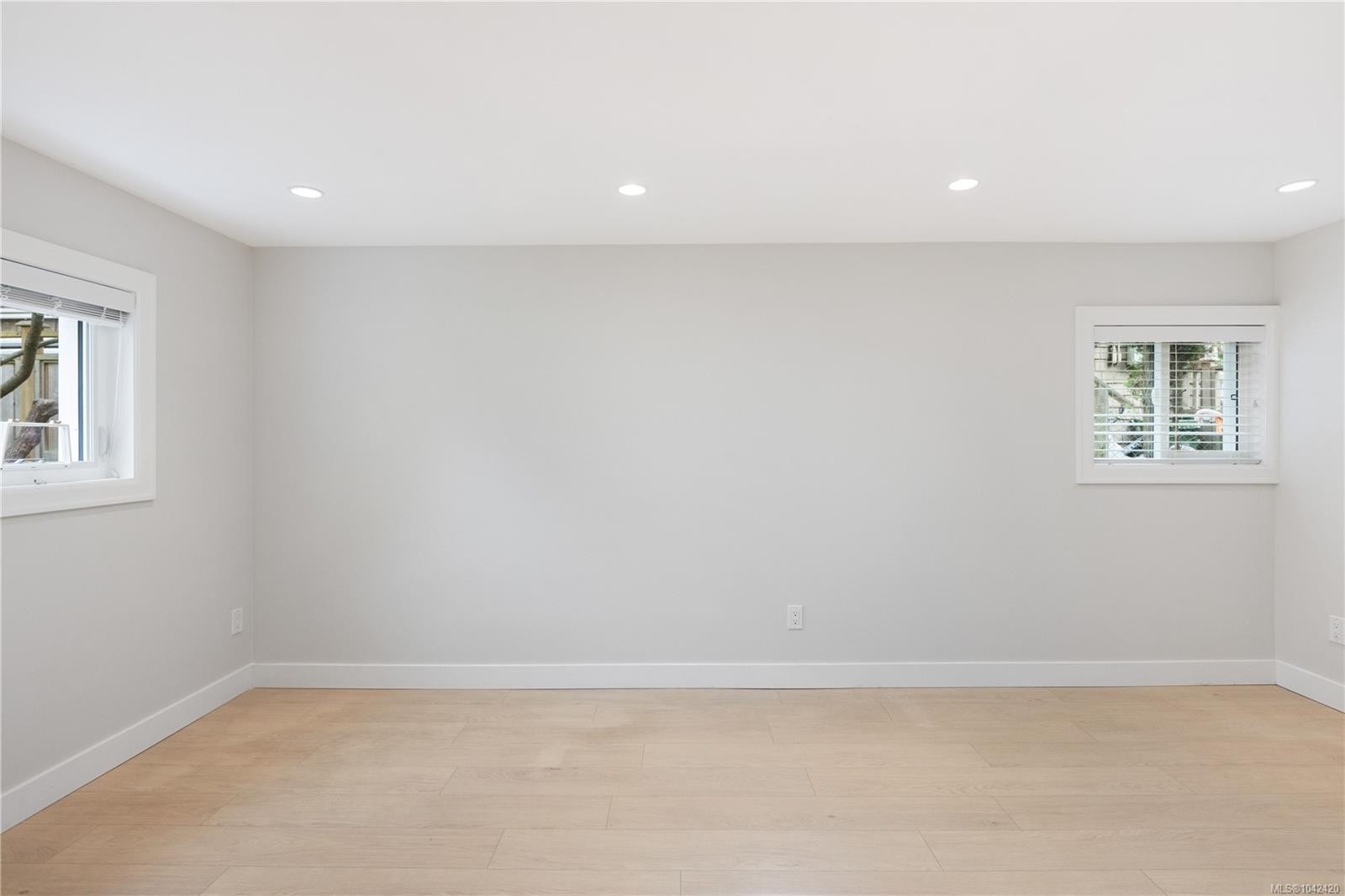 2052 Carrick St, Oak Bay, BC