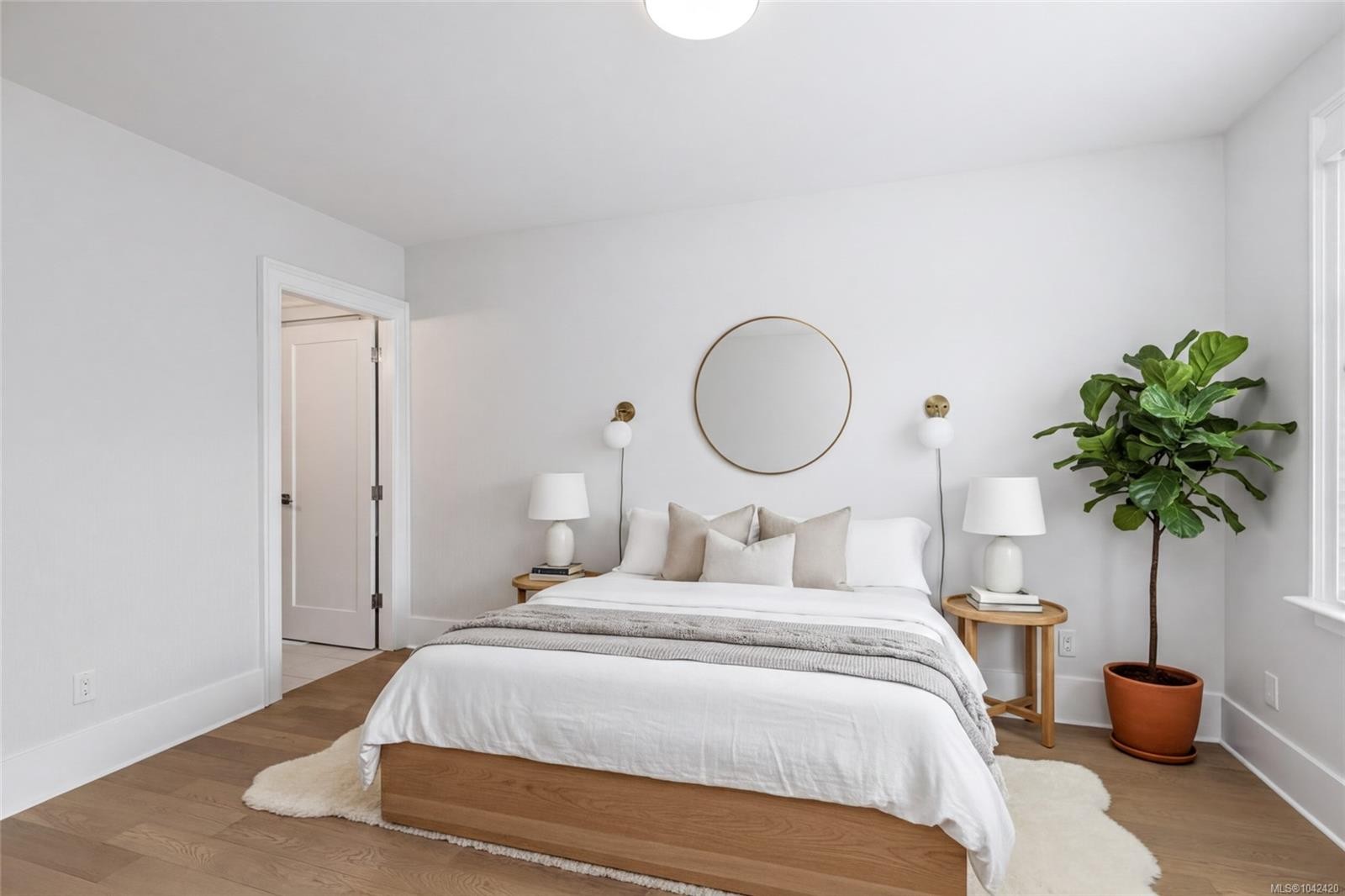 2052 Carrick St, Oak Bay, BC
