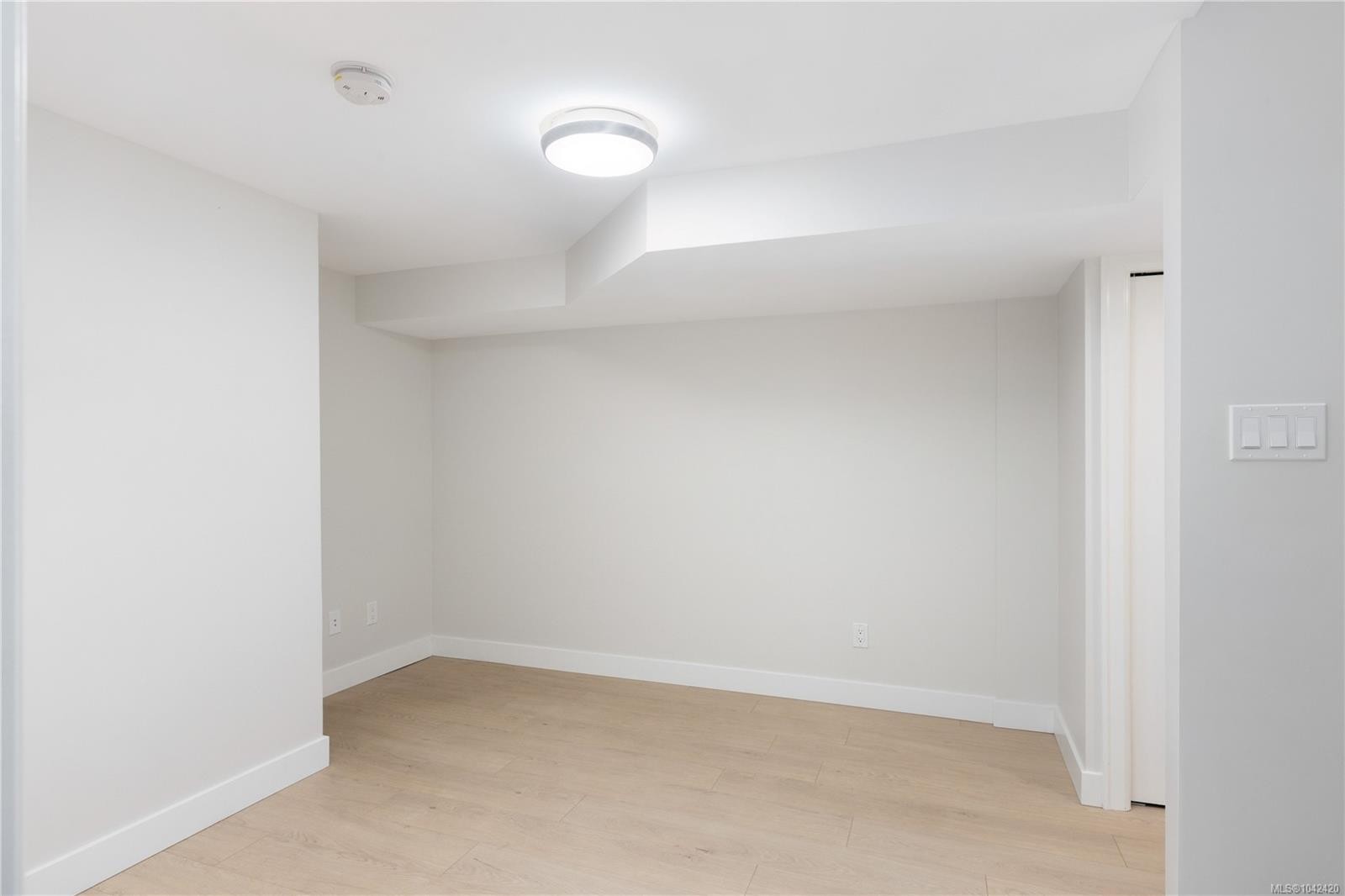 2052 Carrick St, Oak Bay, BC