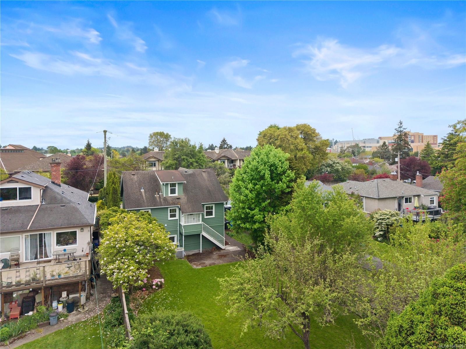 2052 Carrick St, Oak Bay, BC