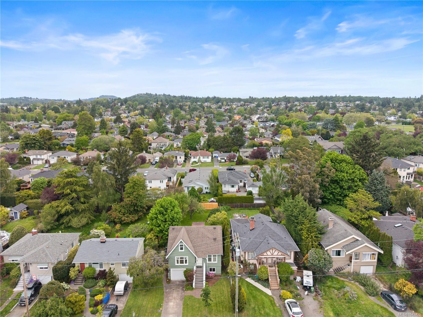 2052 Carrick St, Oak Bay, BC