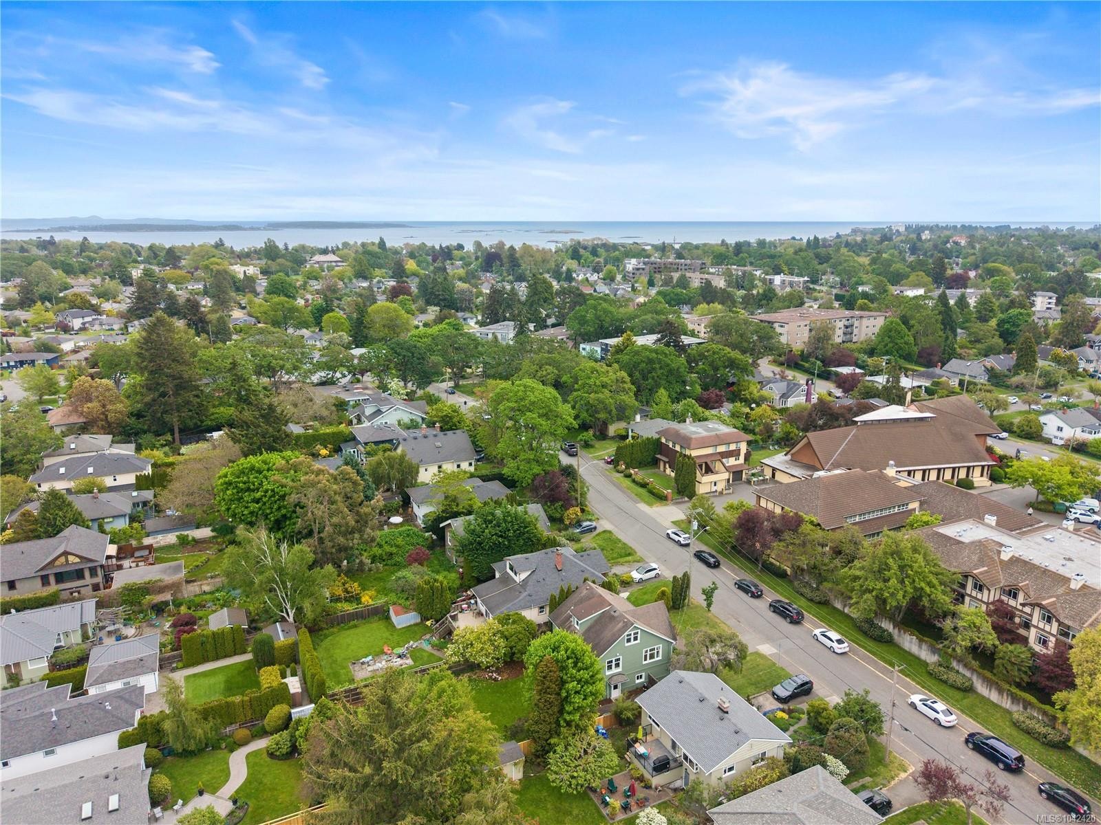 2052 Carrick St, Oak Bay, BC