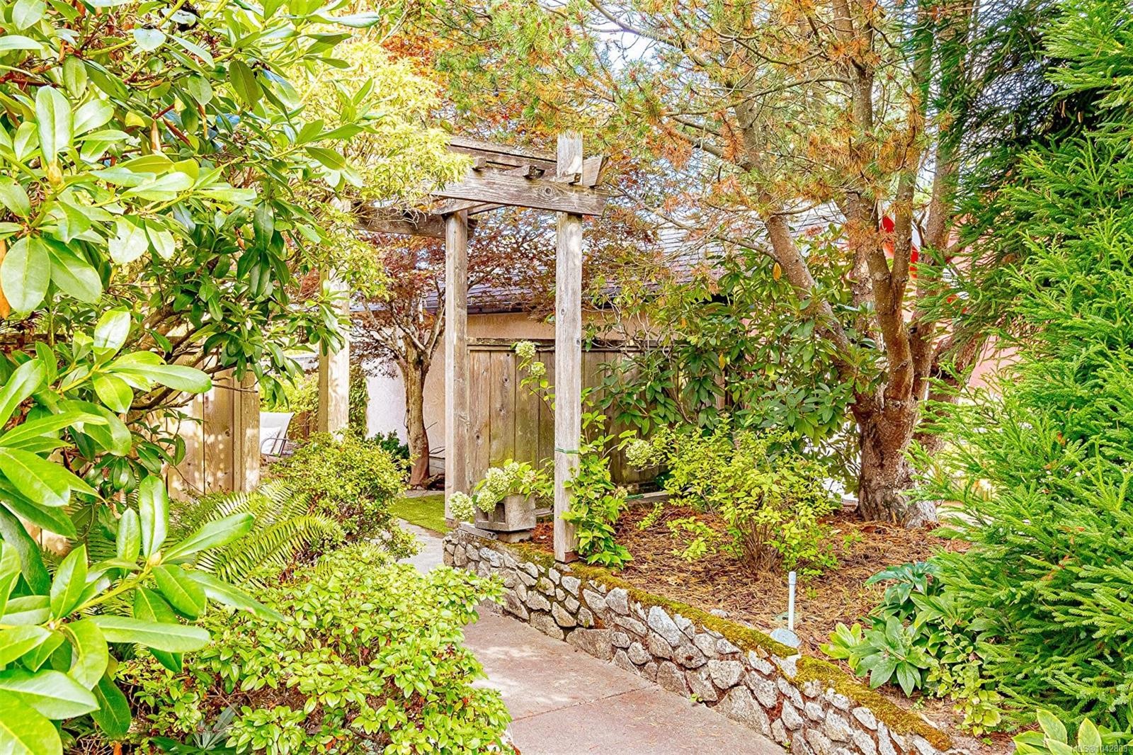 1288 Roy Rd, Saanich, BC