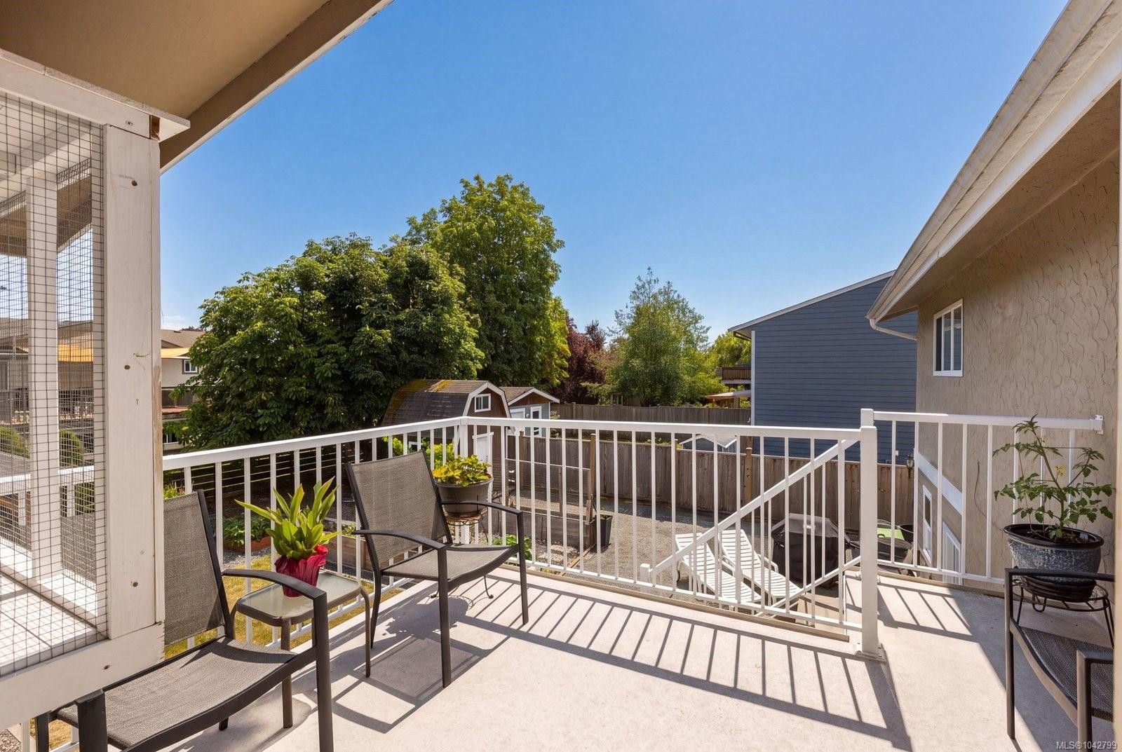 10019 Siddall Rd, Sidney, BC