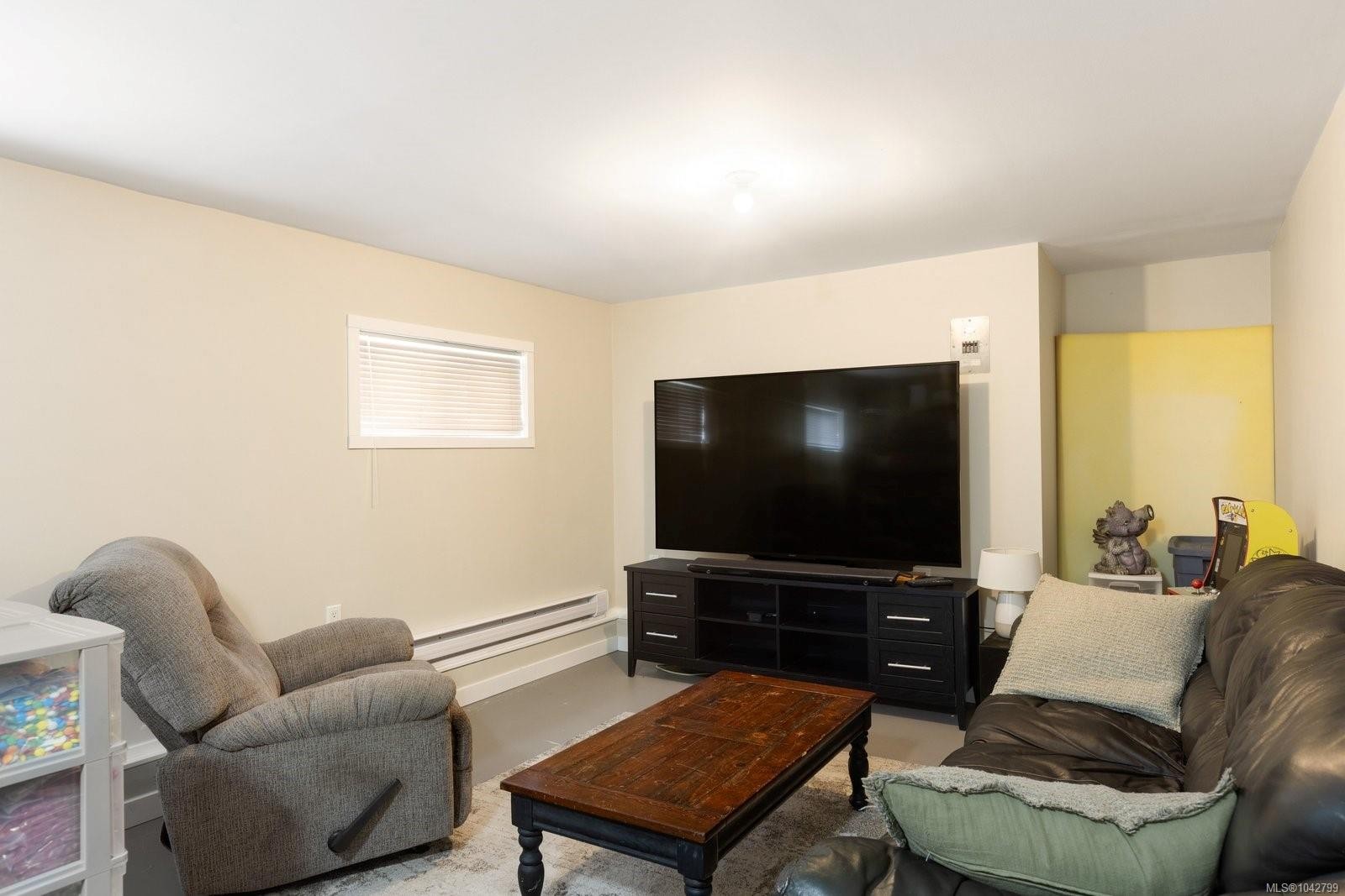 10019 Siddall Rd, Sidney, BC