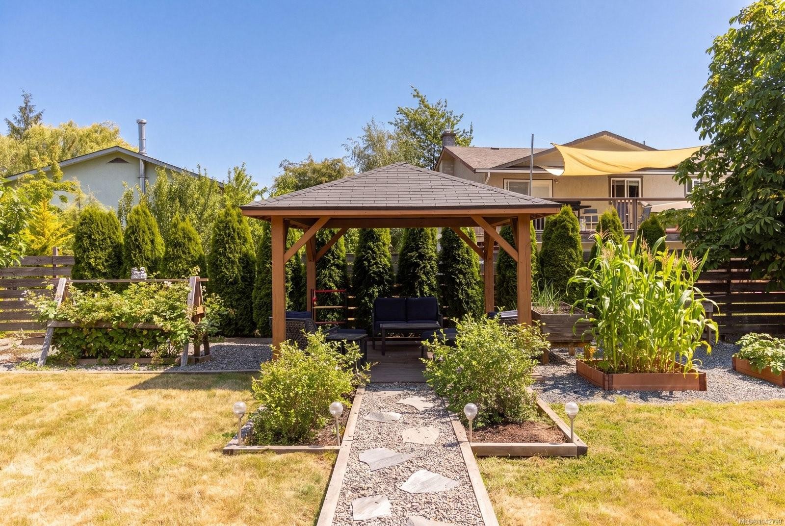 10019 Siddall Rd, Sidney, BC