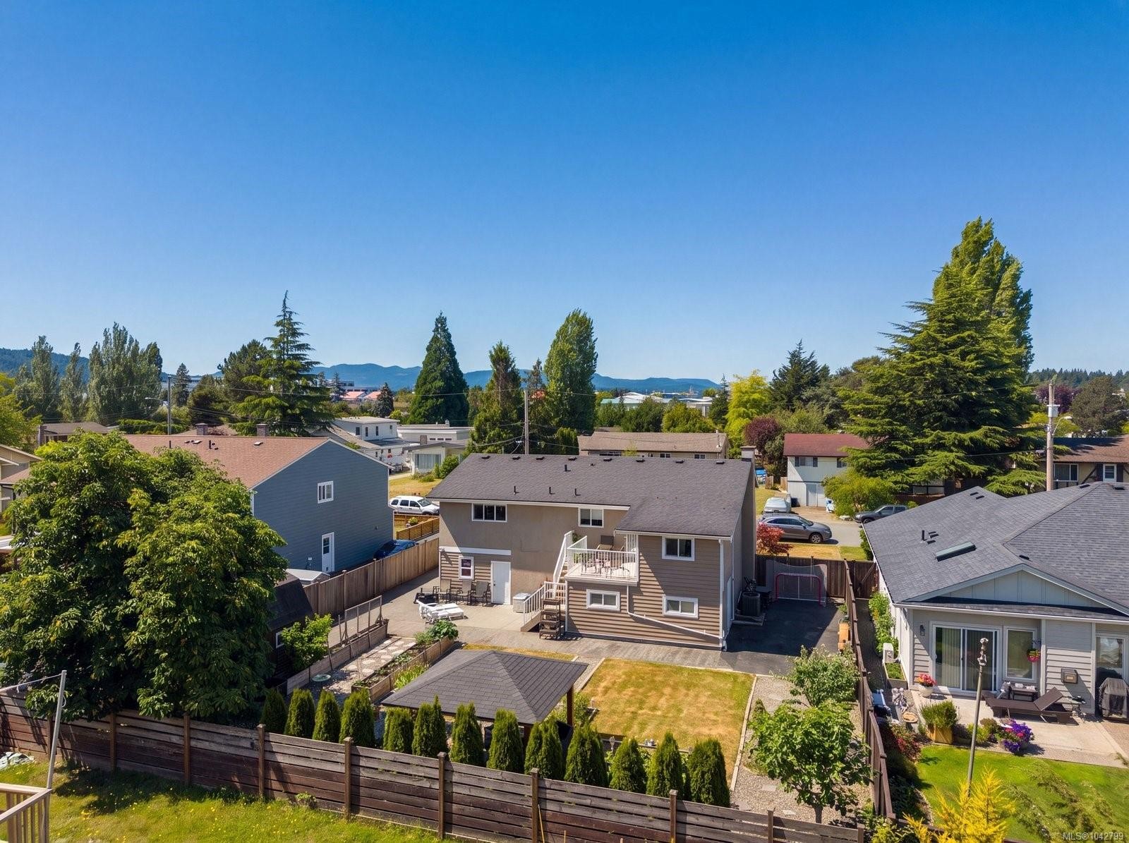 10019 Siddall Rd, Sidney, BC