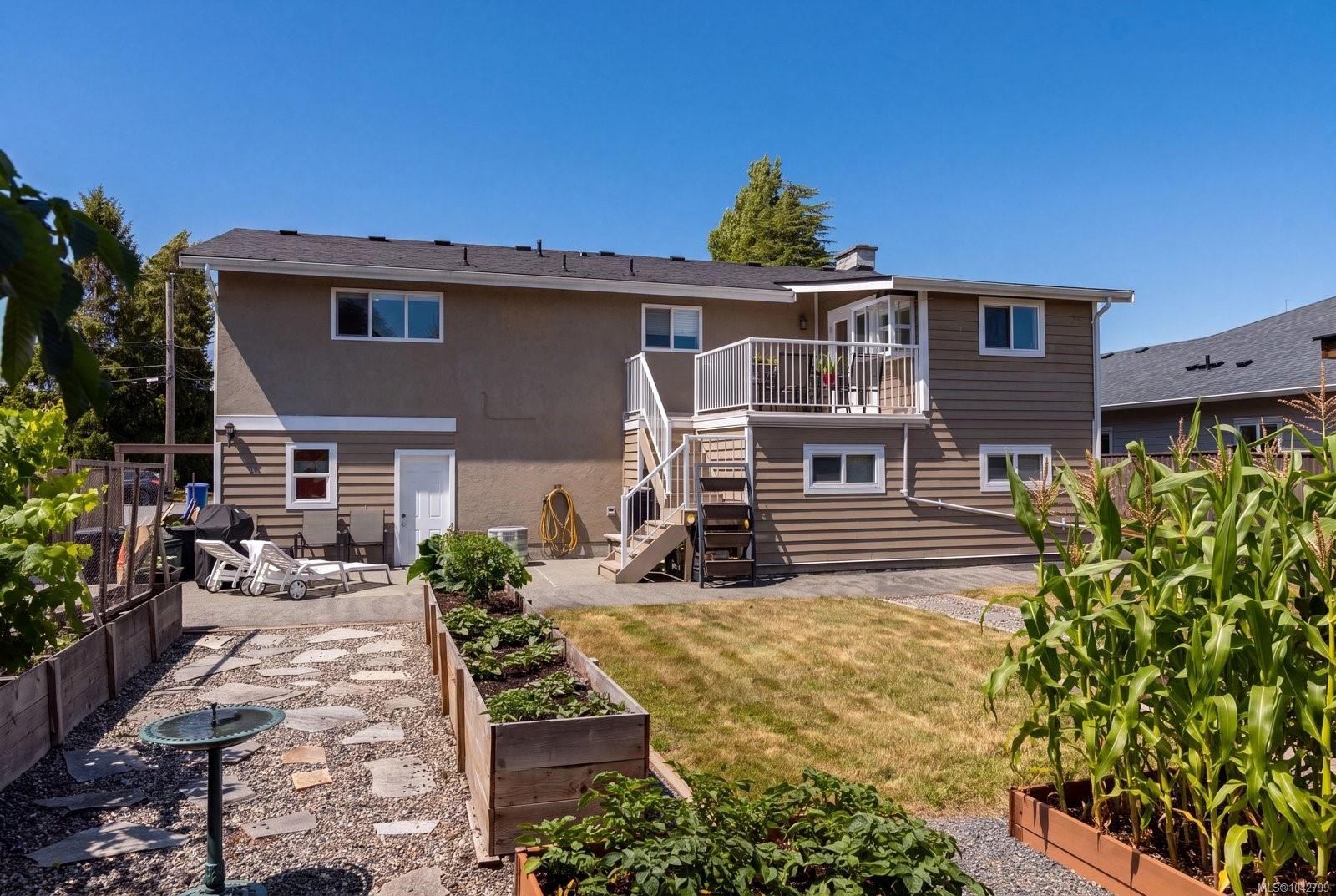 10019 Siddall Rd, Sidney, BC