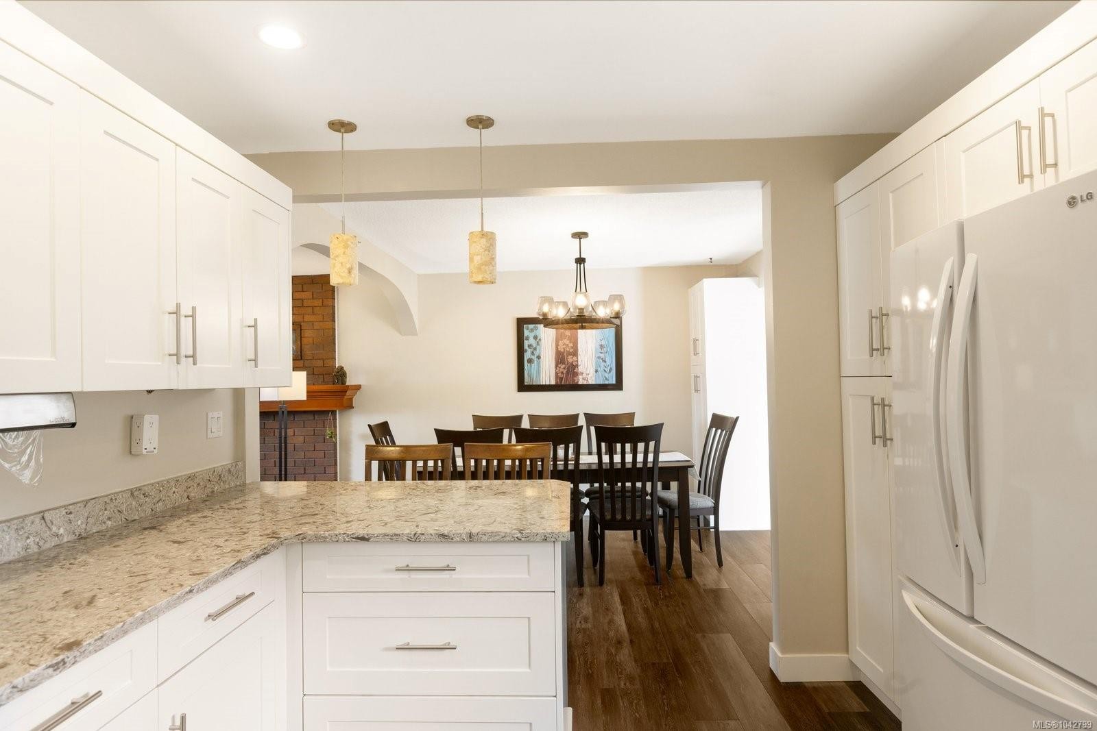 10019 Siddall Rd, Sidney, BC