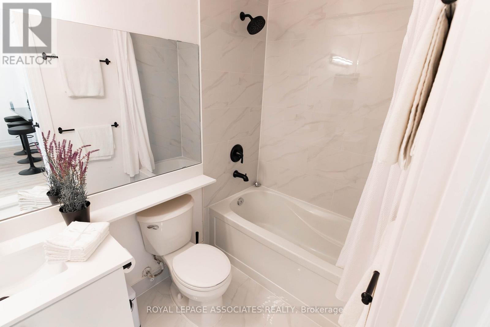 101 - 111 Upper Duke Crescent, Markham, ON