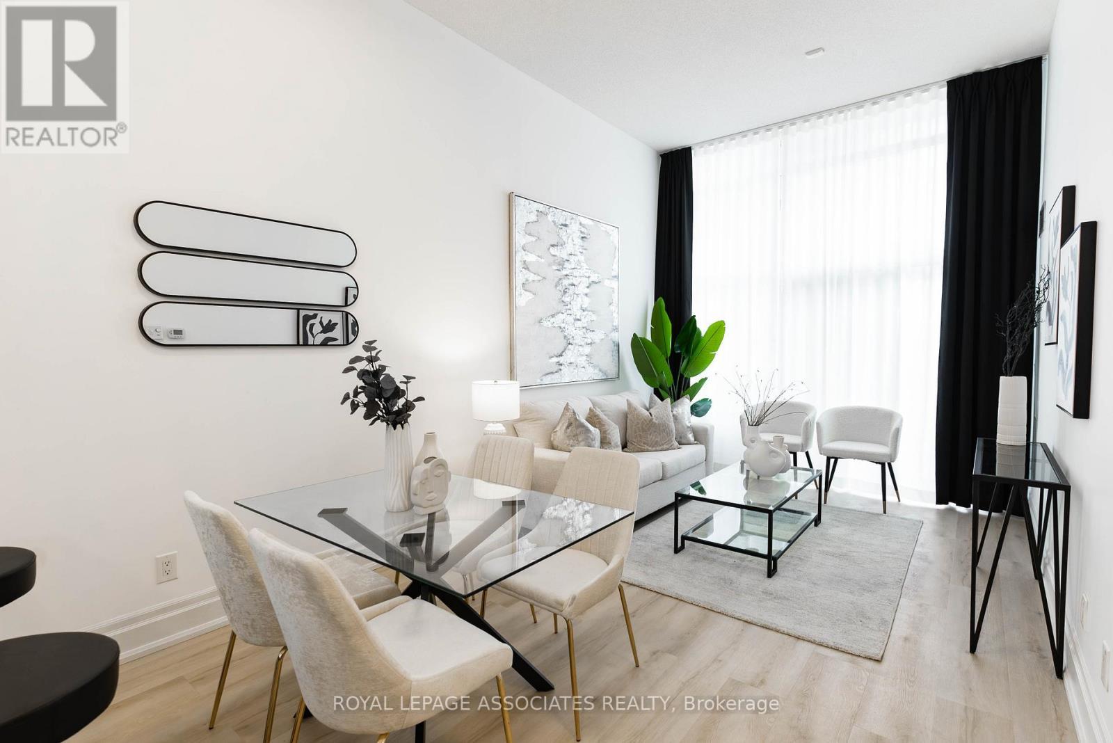 101 - 111 Upper Duke Crescent, Markham, ON