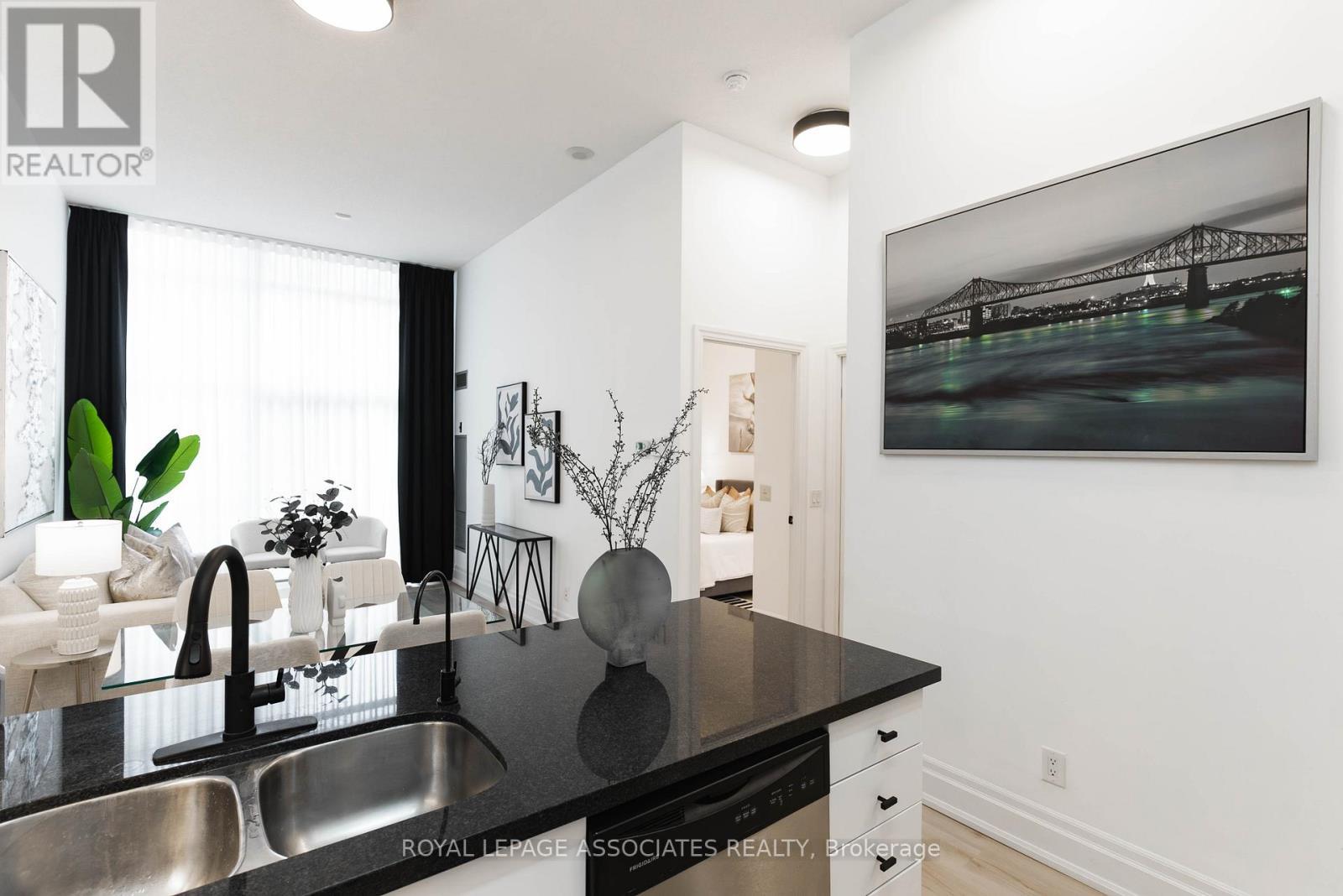 101 - 111 Upper Duke Crescent, Markham, ON
