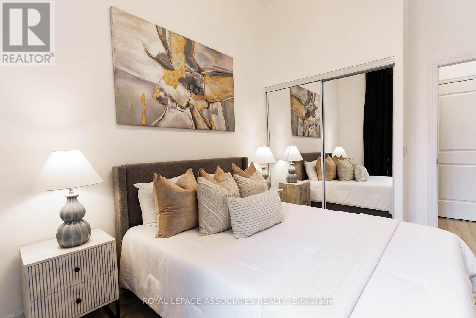 101 - 111 Upper Duke Crescent, Markham, ON