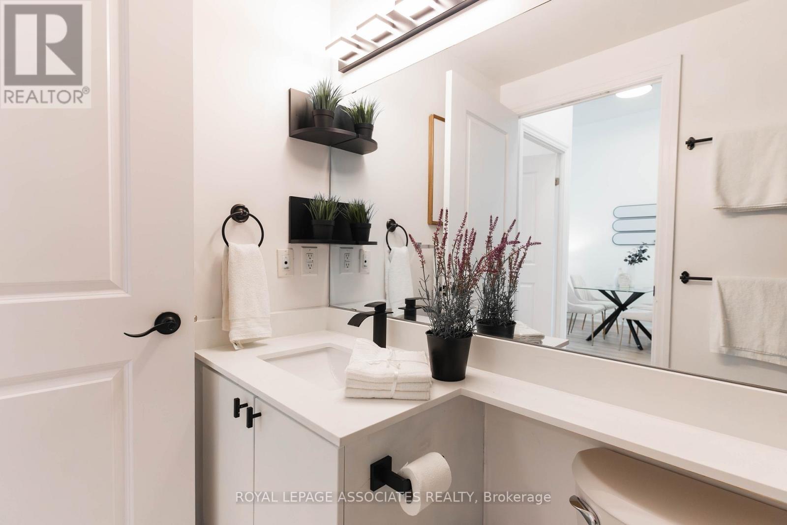 101 - 111 Upper Duke Crescent, Markham, ON