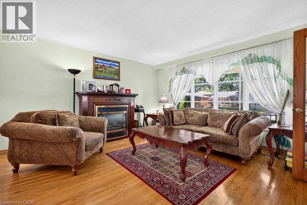 2440 Cyprus Avenue, Burlington, ON