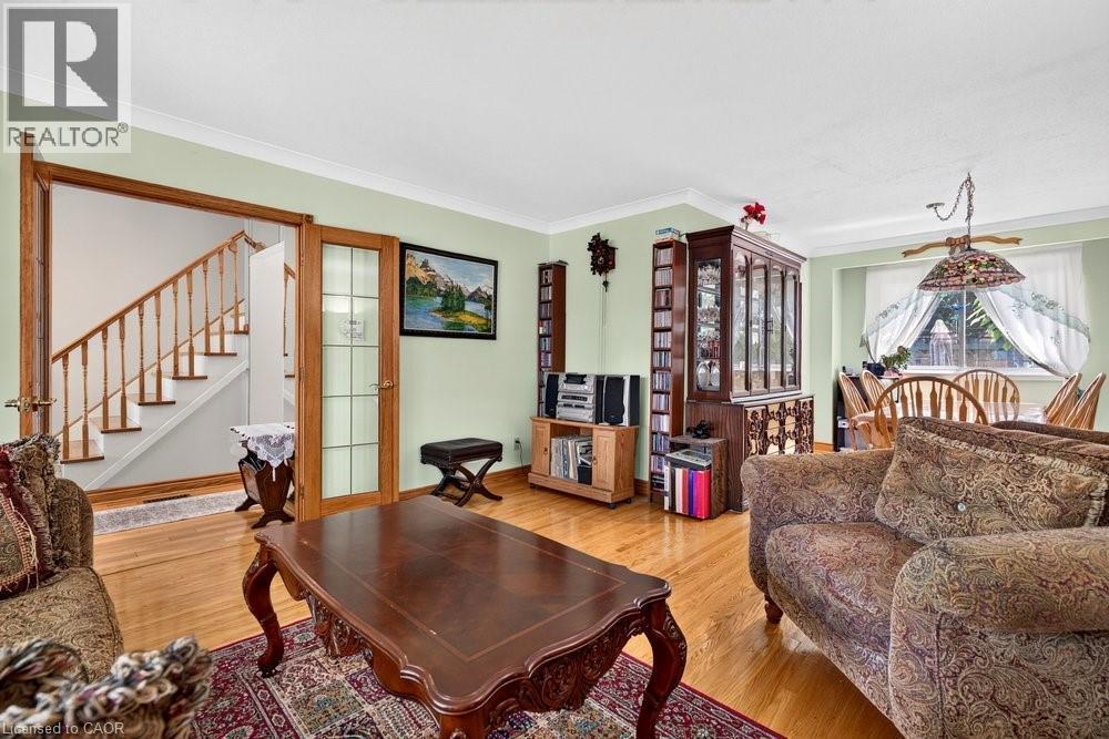 2440 Cyprus Avenue, Burlington, ON