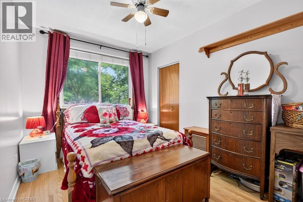 2440 Cyprus Avenue, Burlington, ON