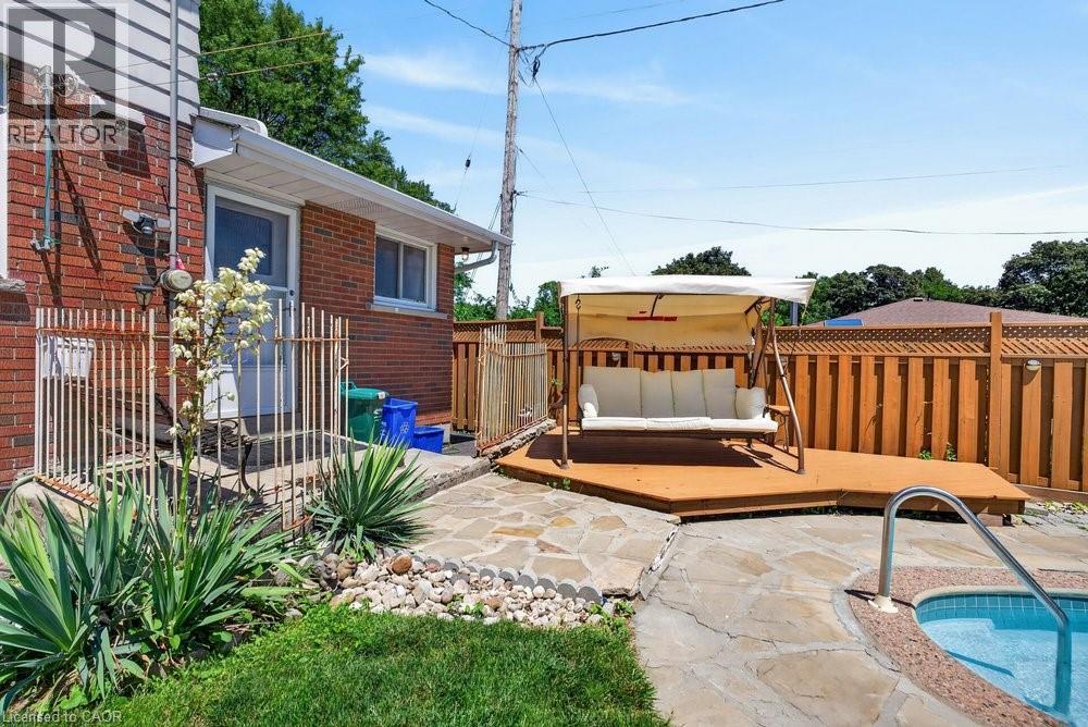 2440 Cyprus Avenue, Burlington, ON