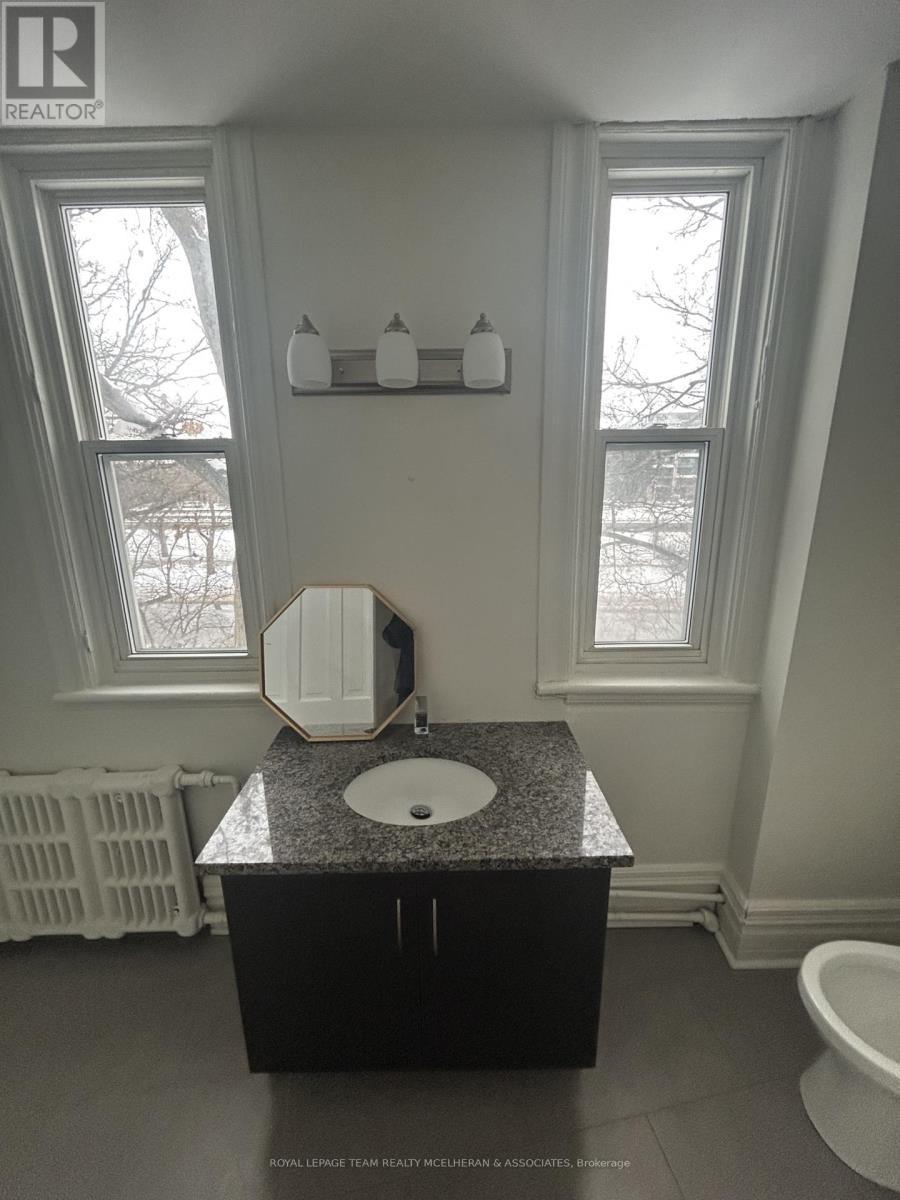 92 Queen Elizabeth Drive, Ottawa, ON