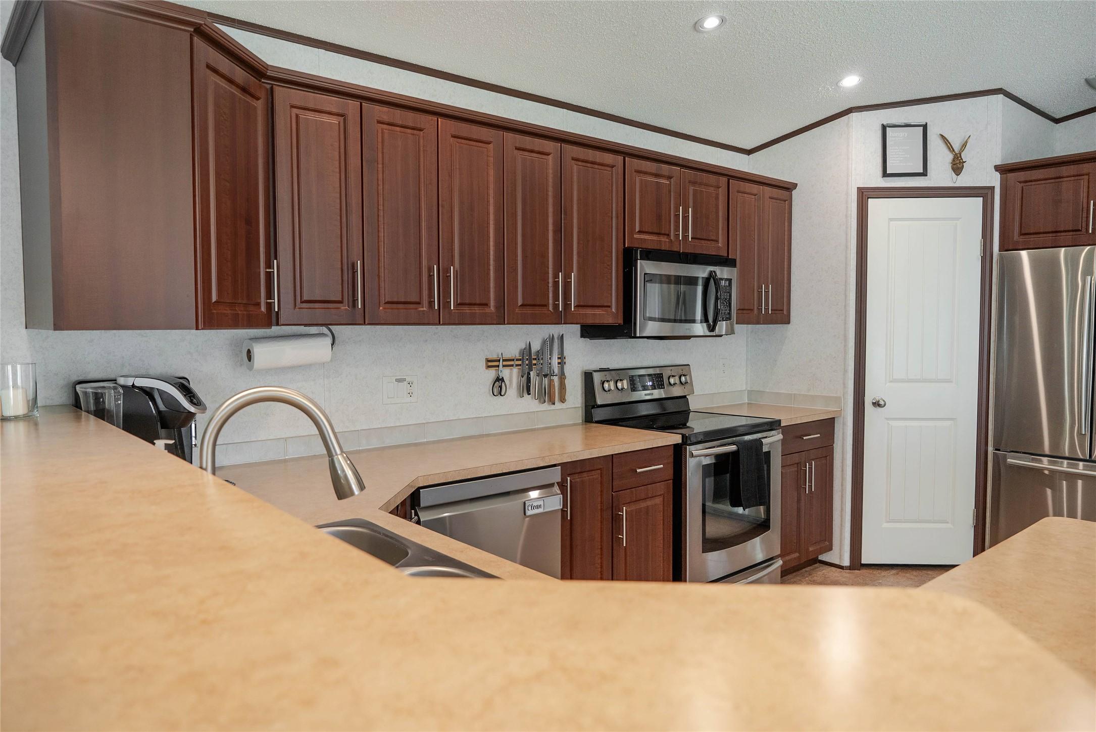 6524 Mcdonald Loop Road, Grasmere, BC