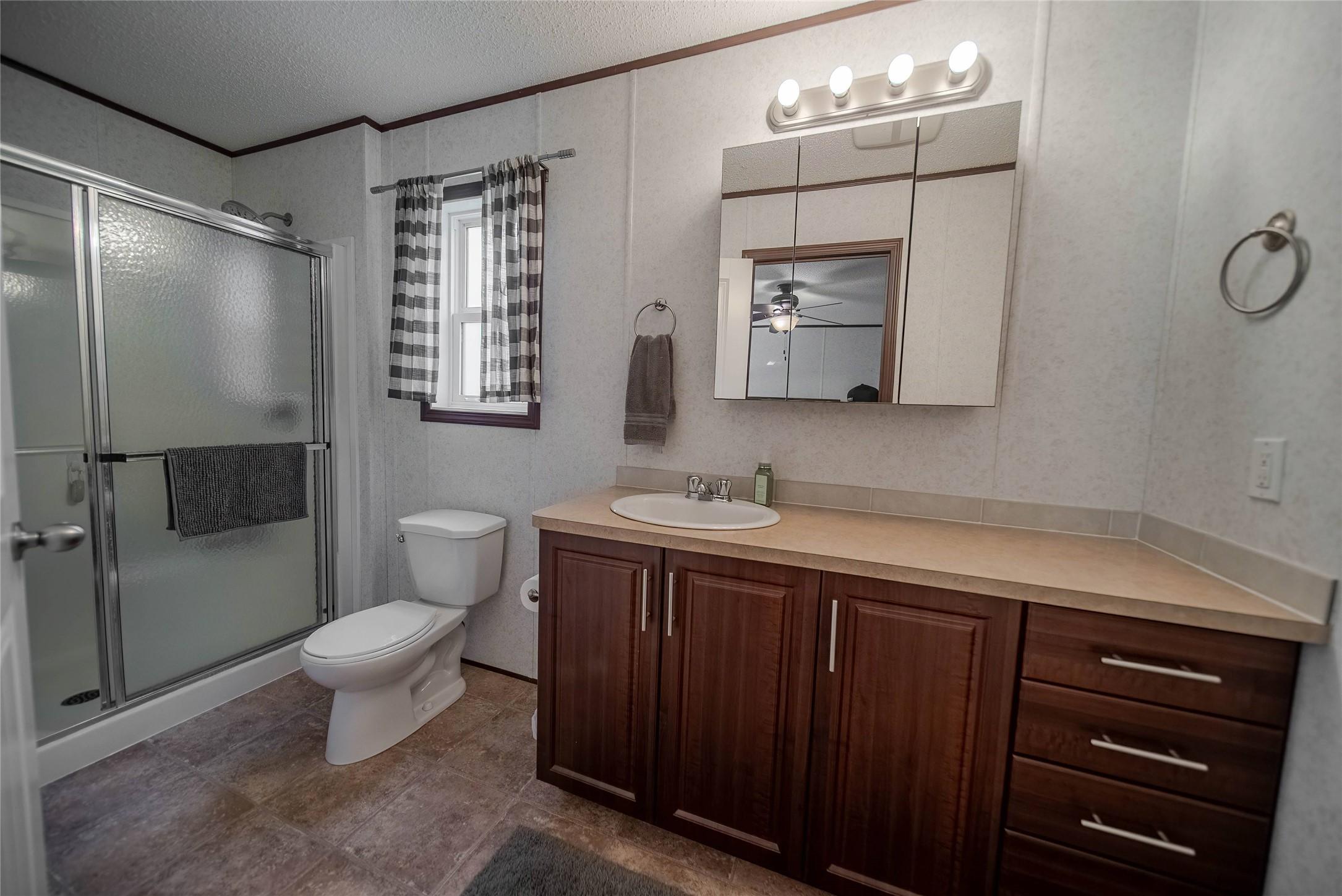 6524 Mcdonald Loop Road, Grasmere, BC