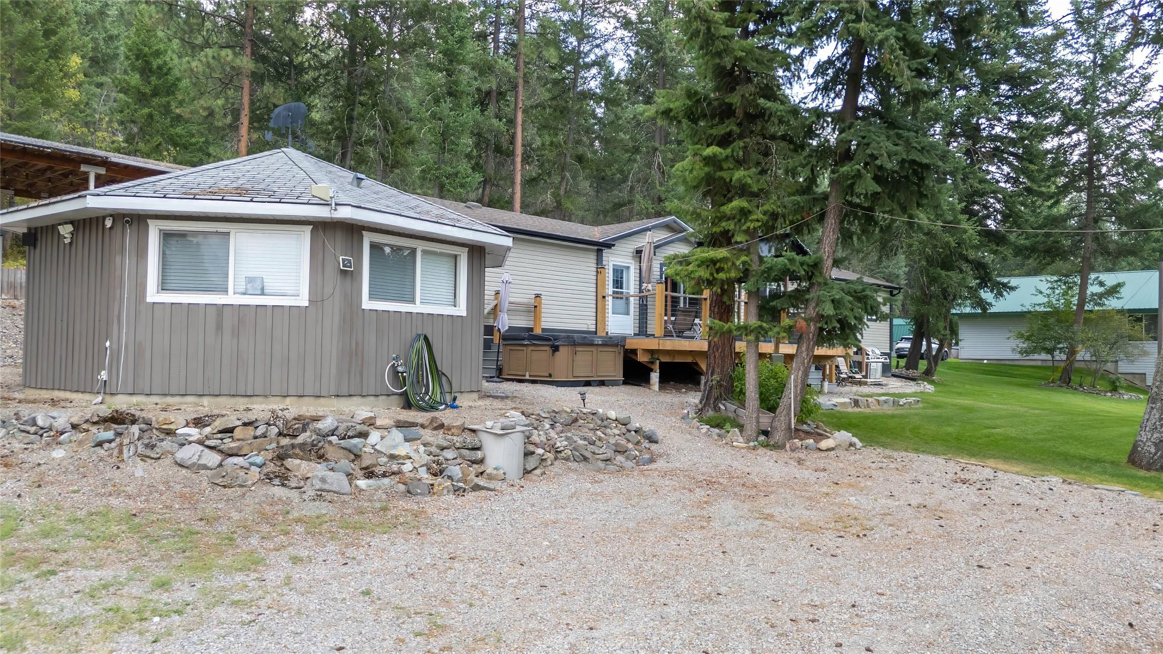 6524 Mcdonald Loop Road, Grasmere, BC