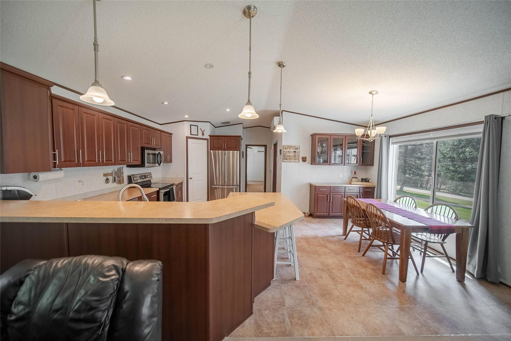 6524 Mcdonald Loop Road, Grasmere, BC