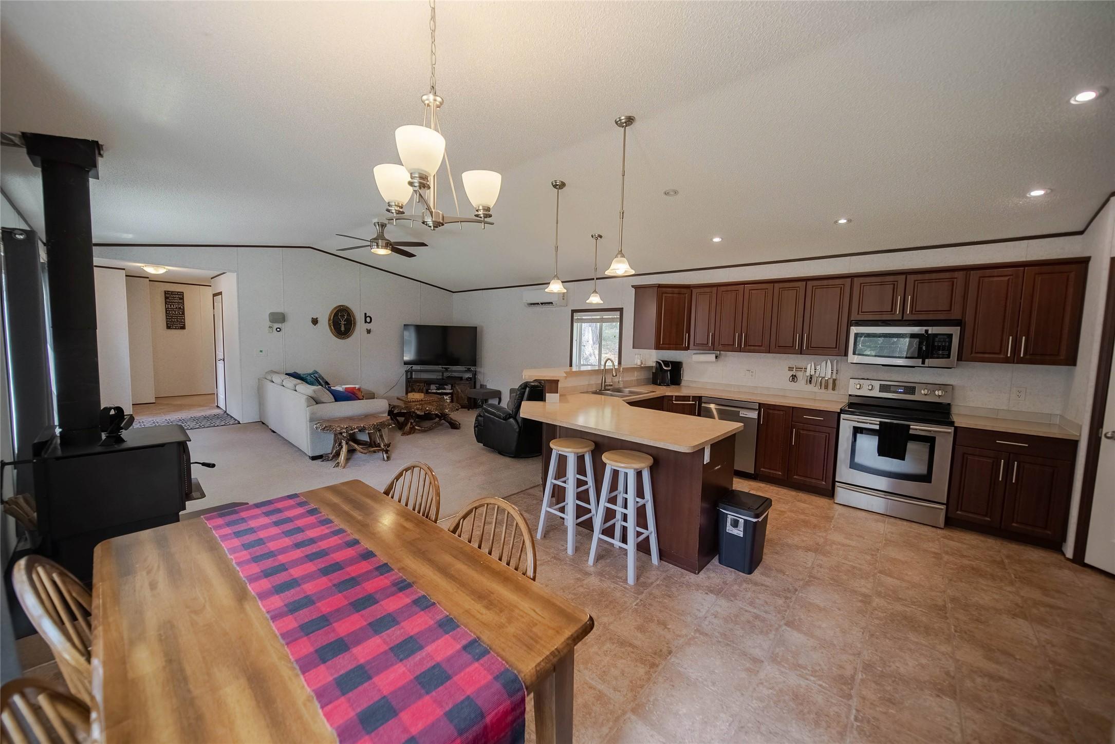 6524 Mcdonald Loop Road, Grasmere, BC