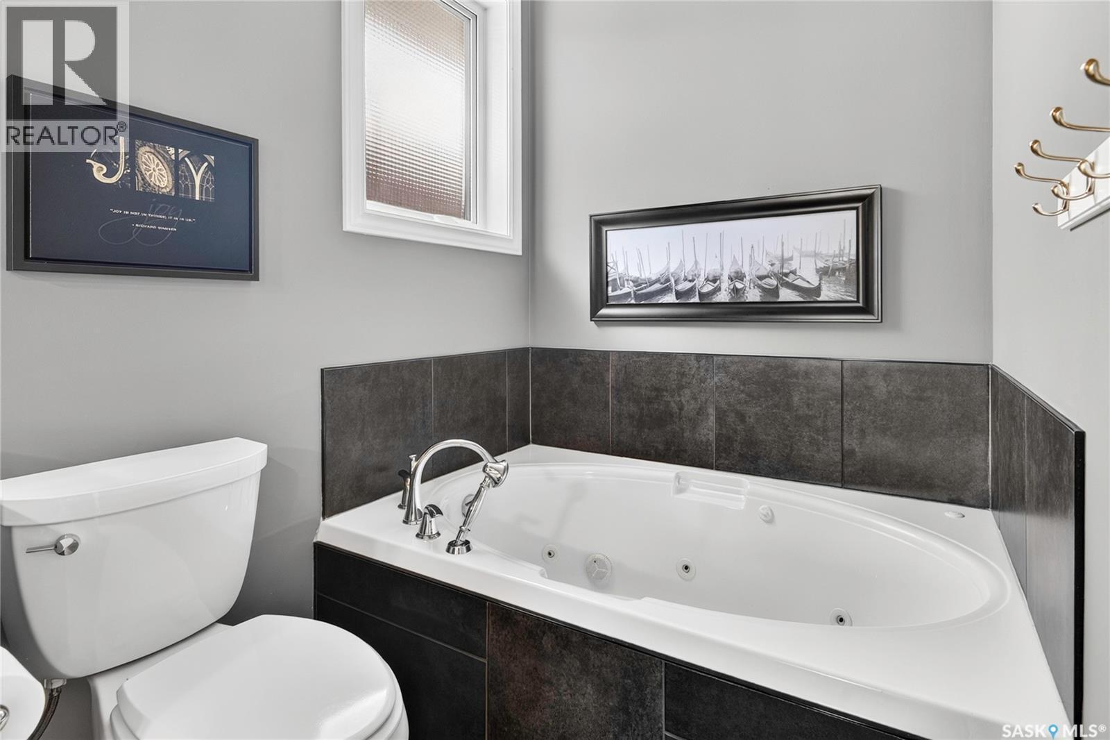 2202 Arens Road E, Regina, SK
