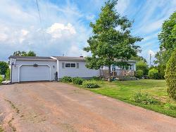 23 LAKEVIEW Drive Cornwall, PE C0A 1H5