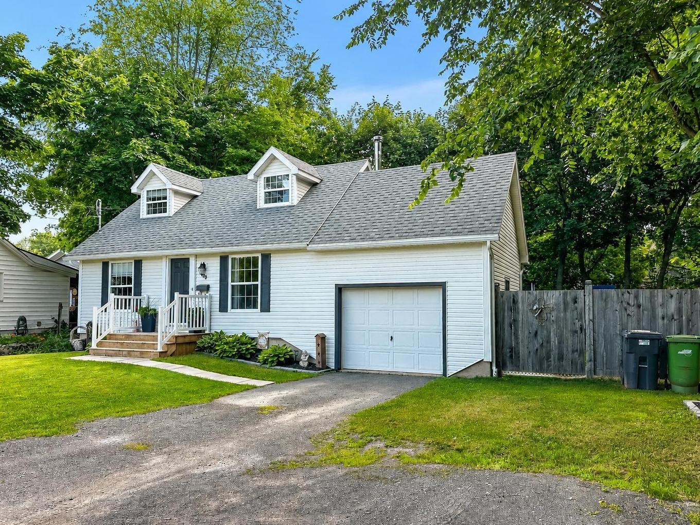 30 Pleasant Street, Kentville, NS