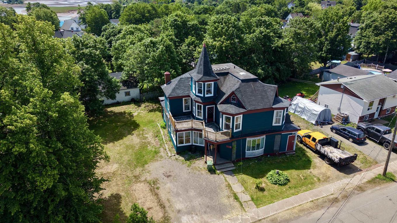 122 Queen Street, Parrsboro, NS