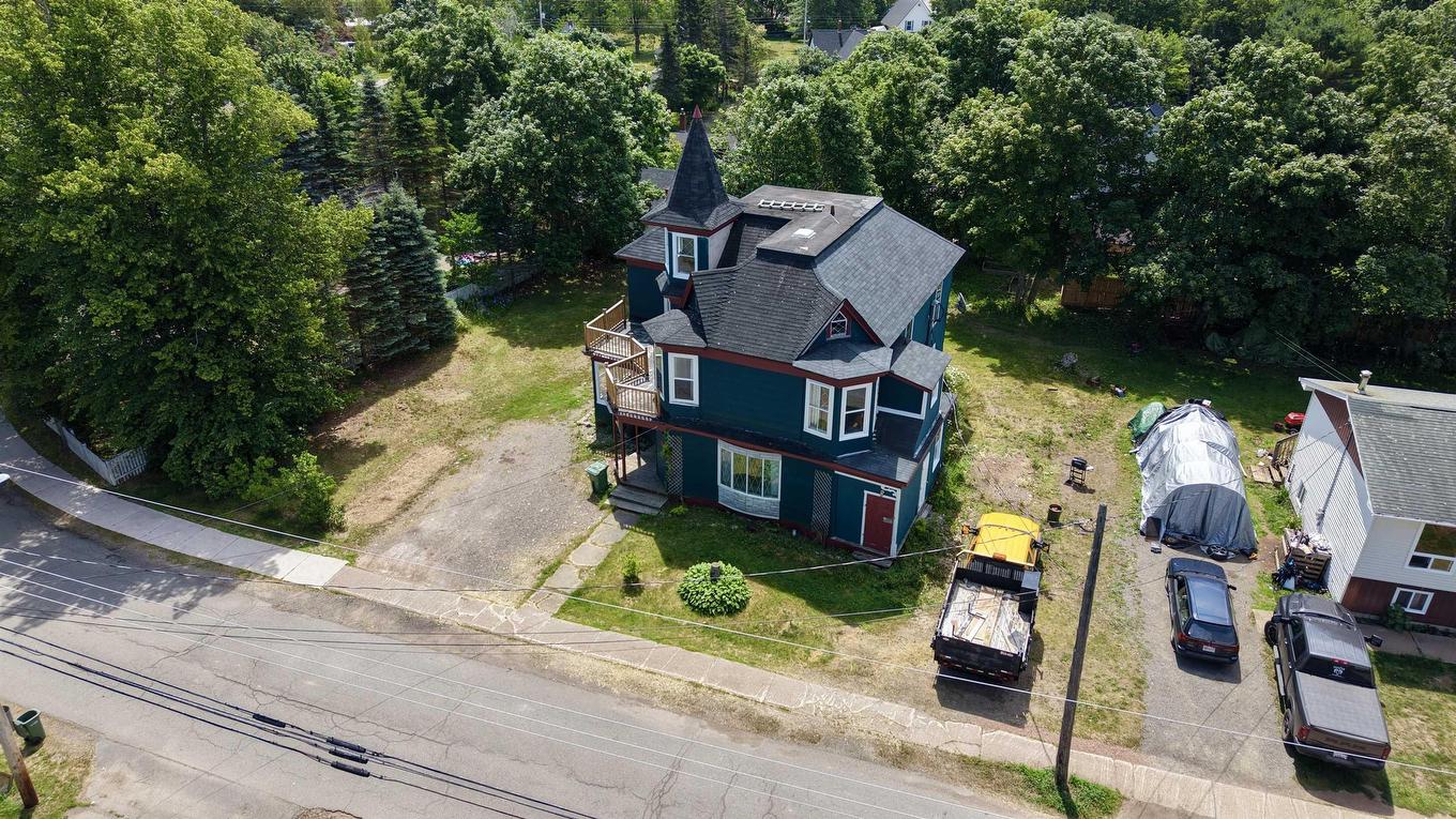 122 Queen Street, Parrsboro, NS