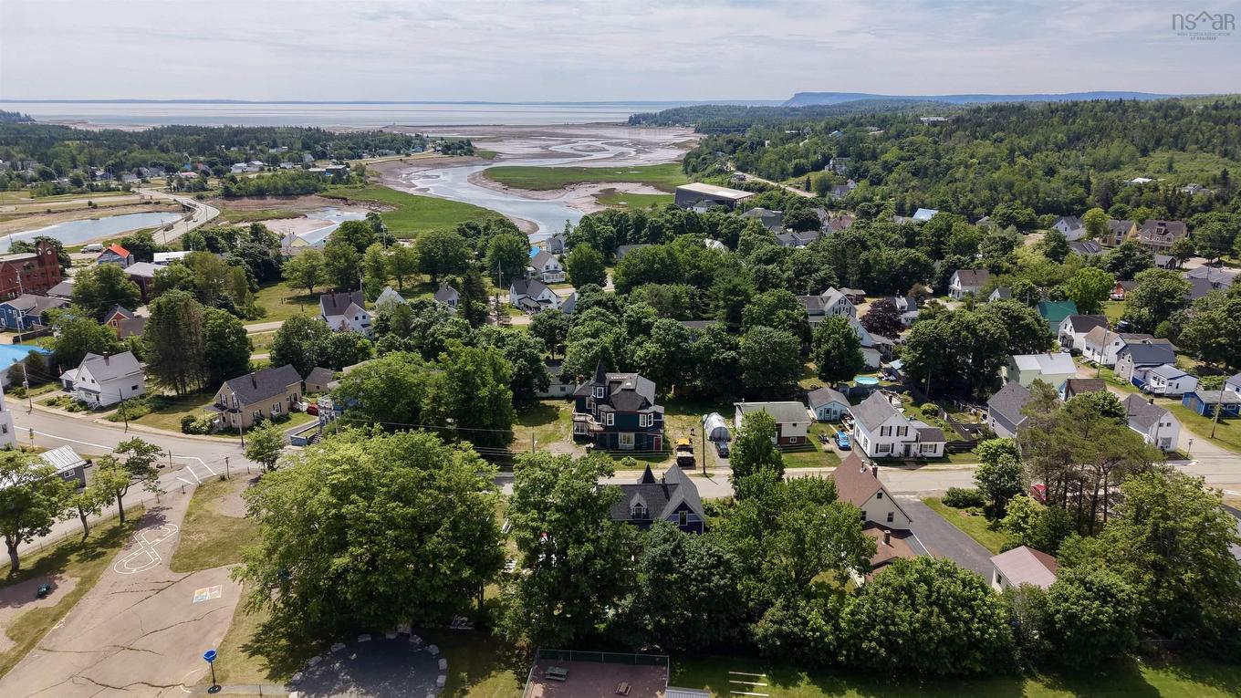 122 Queen Street, Parrsboro, NS
