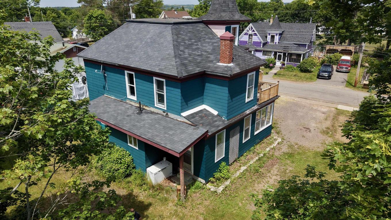 122 Queen Street, Parrsboro, NS