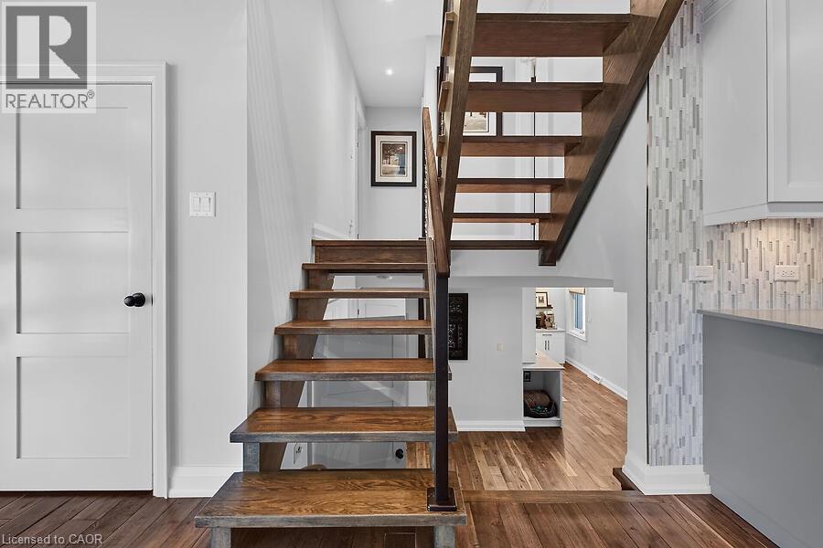 26 Freeland Court, Hamilton, ON - Indoor Photo Showing Other Room
