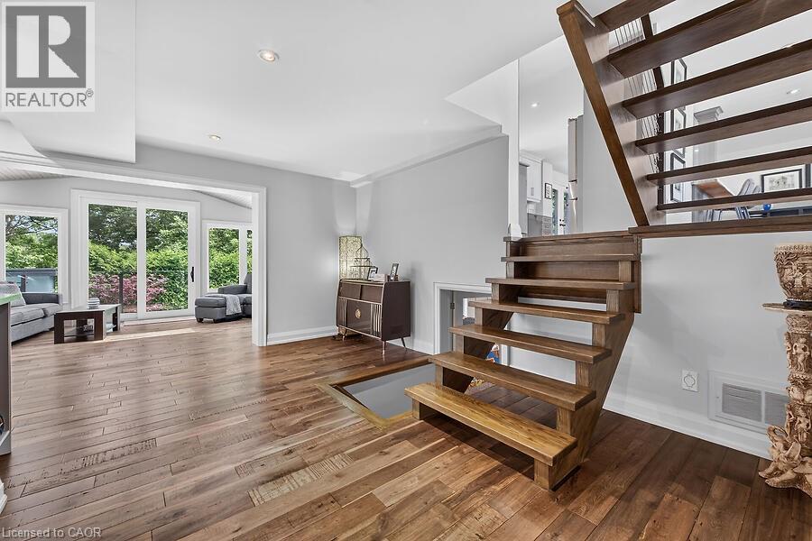 26 Freeland Court, Hamilton, ON - Indoor