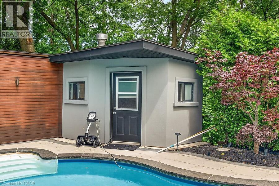26 Freeland Court, Hamilton, ON - Outdoor With In Ground Pool