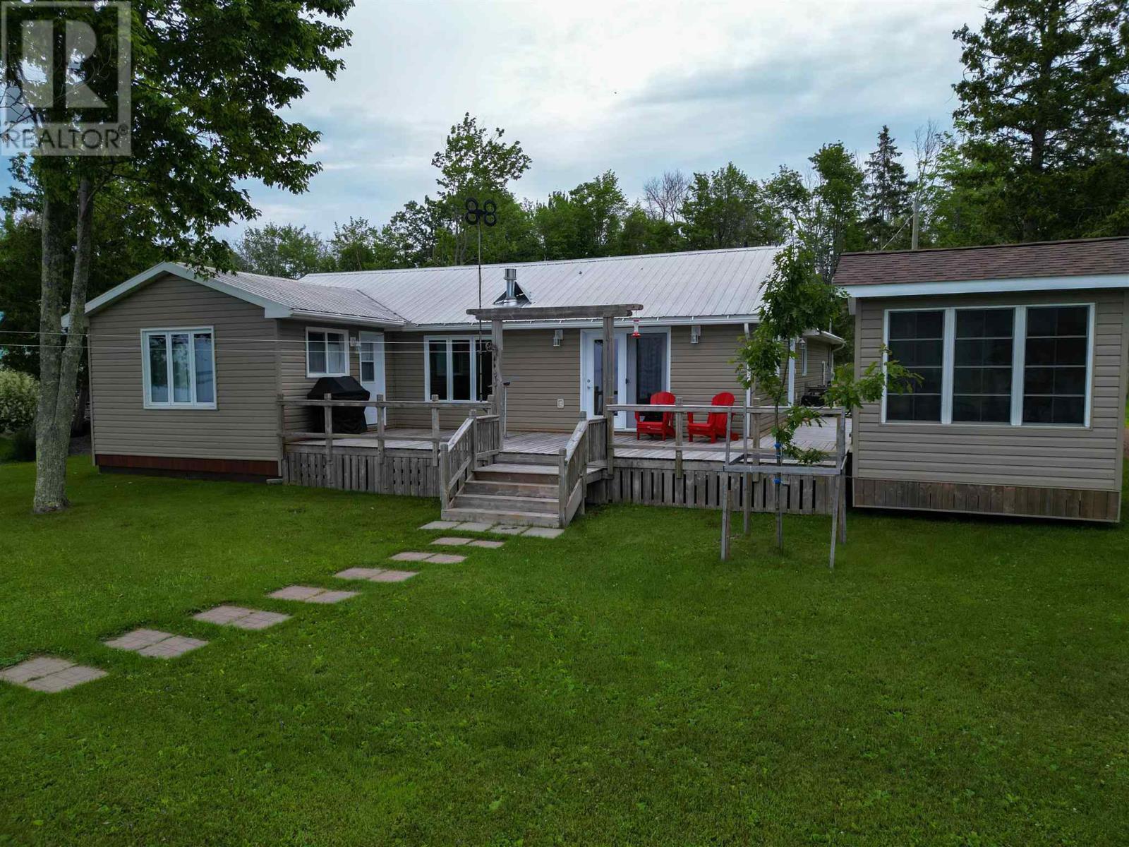 2761 Hawdon Dr, Richards Landing, ON