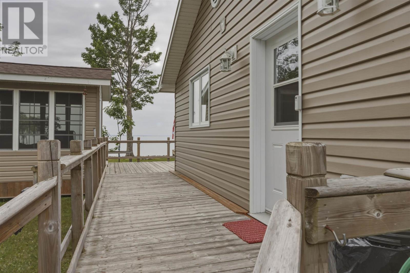 2761 Hawdon Dr, Richards Landing, ON
