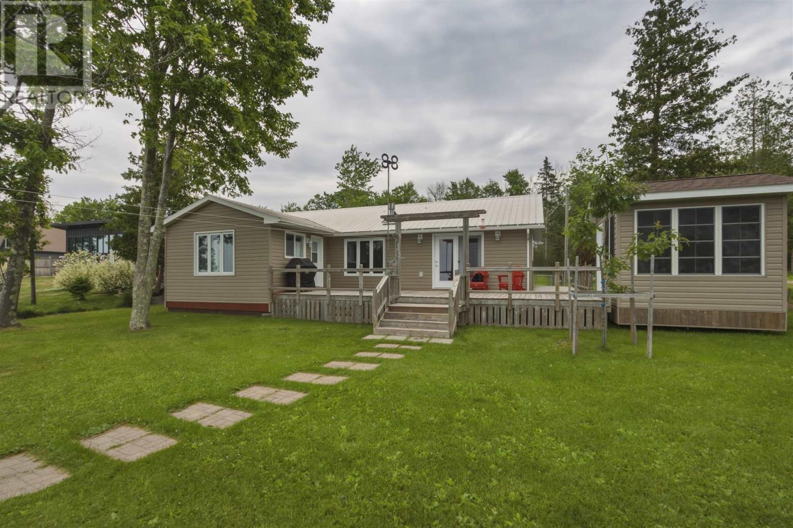 2761 Hawdon Dr, Richards Landing, ON